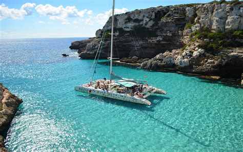 Unleash Your Inner Adventurer on a Catamarand Mallorca